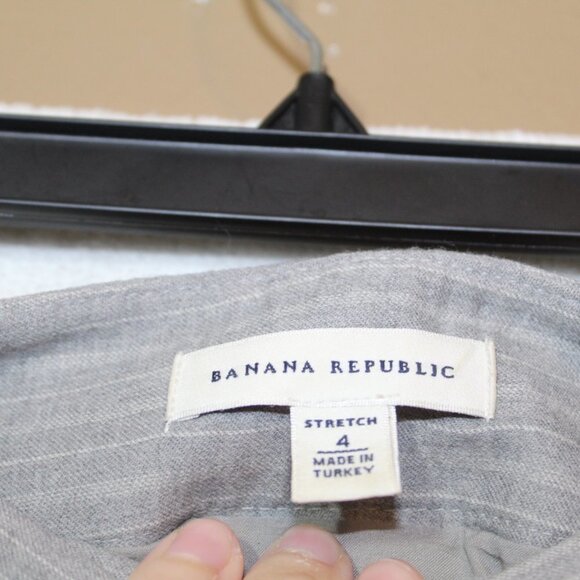 Banana Republic gray pinstripe wool trumpet hem skirt - Picture 5 of 11
